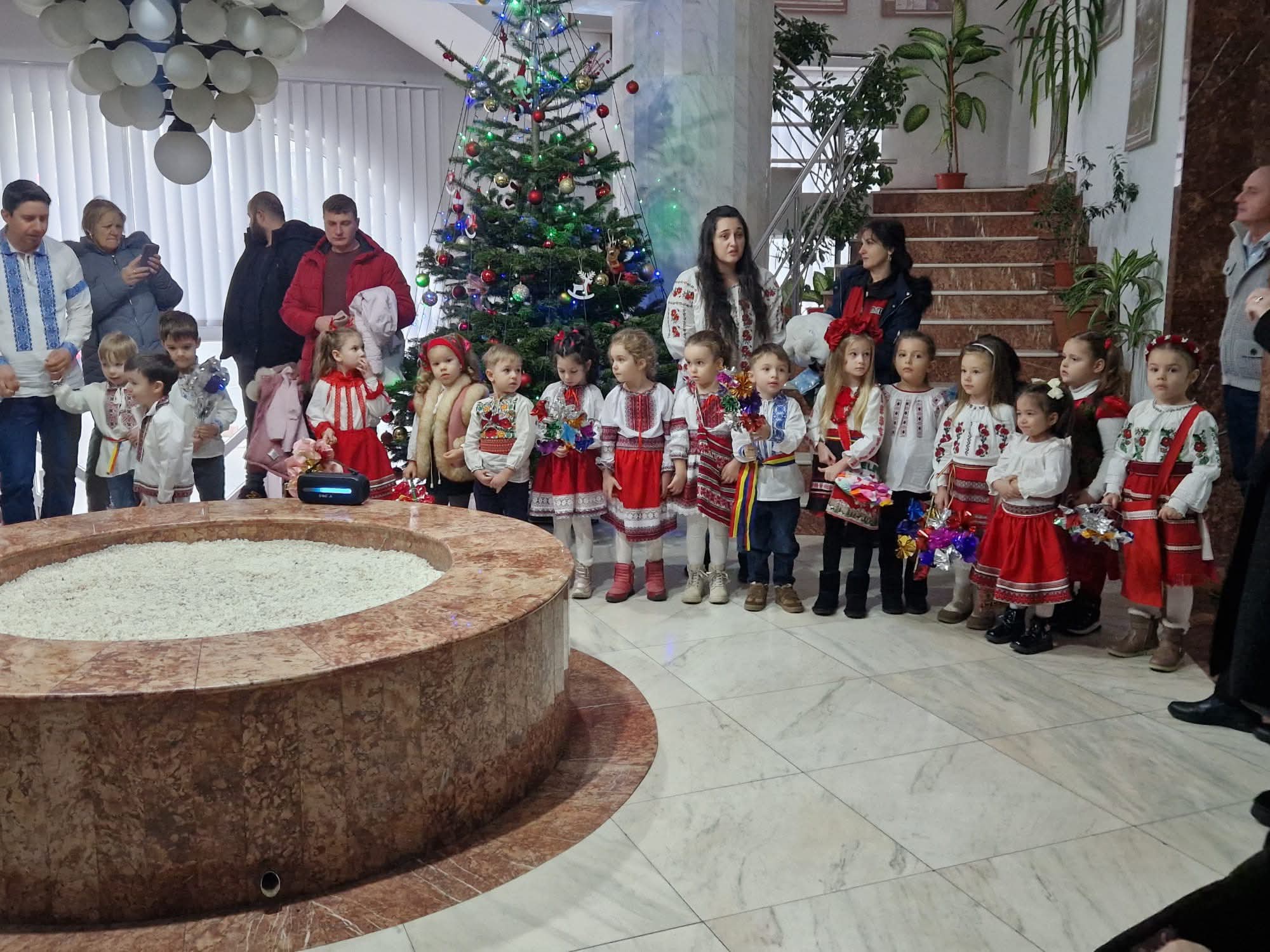 Primăria Giurgiu continuă să primească colindători