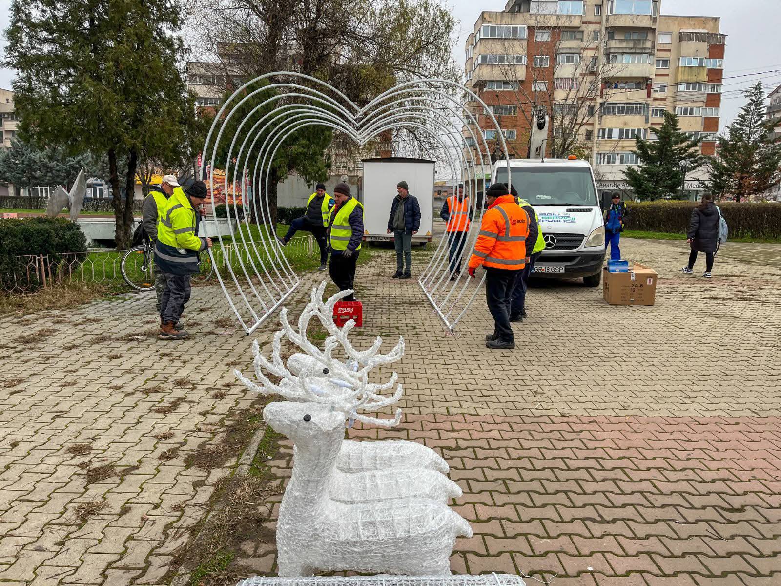 Activitățile de decorare din cadrul proiectului „Culori și magie în spiritul Crăciunului” se încheie astăzi