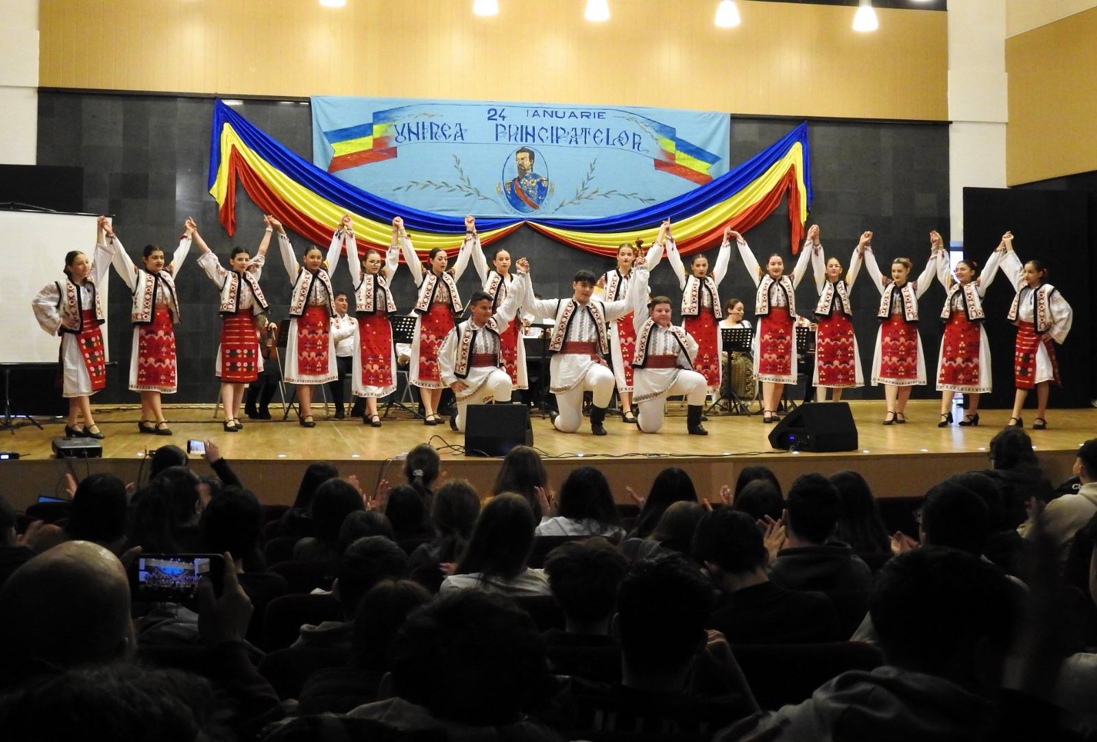 Primăria Giurgiu a marcat Unirea Principatelor Române prin conferință și spectacol folcloric