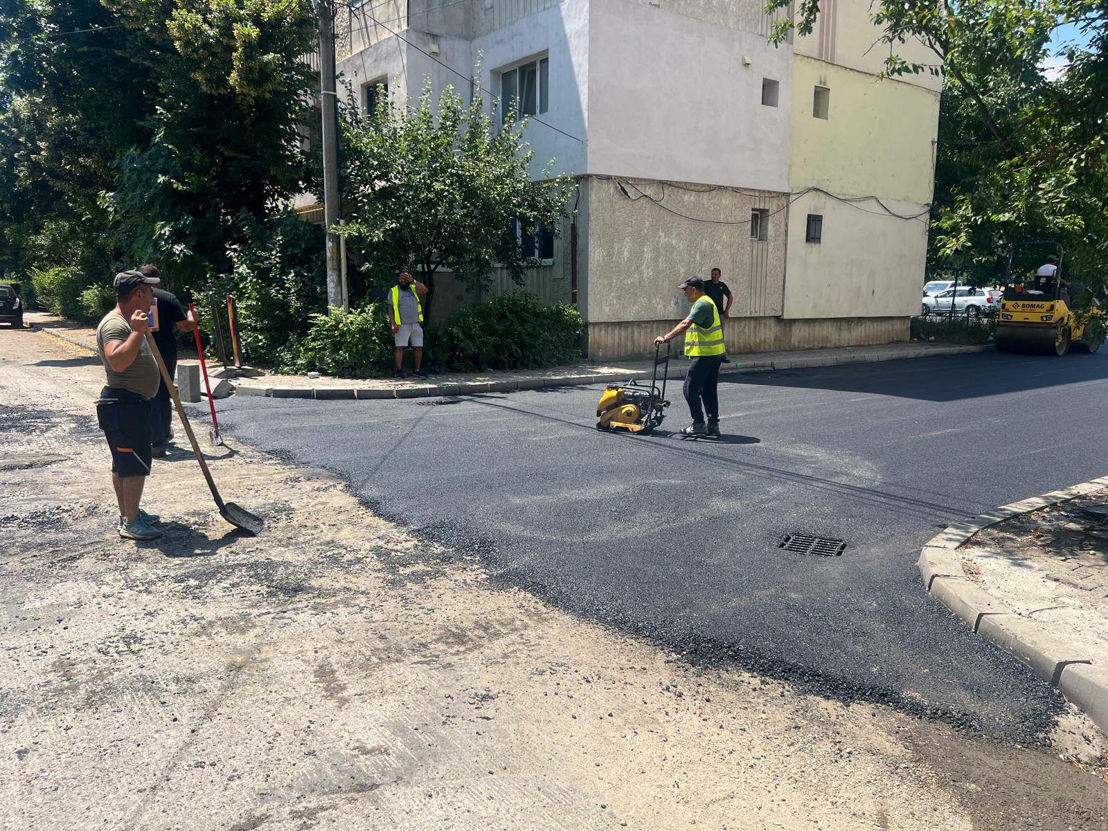 Modernizarea părții carosabile din cartierul Decebal – Daciei, continuă