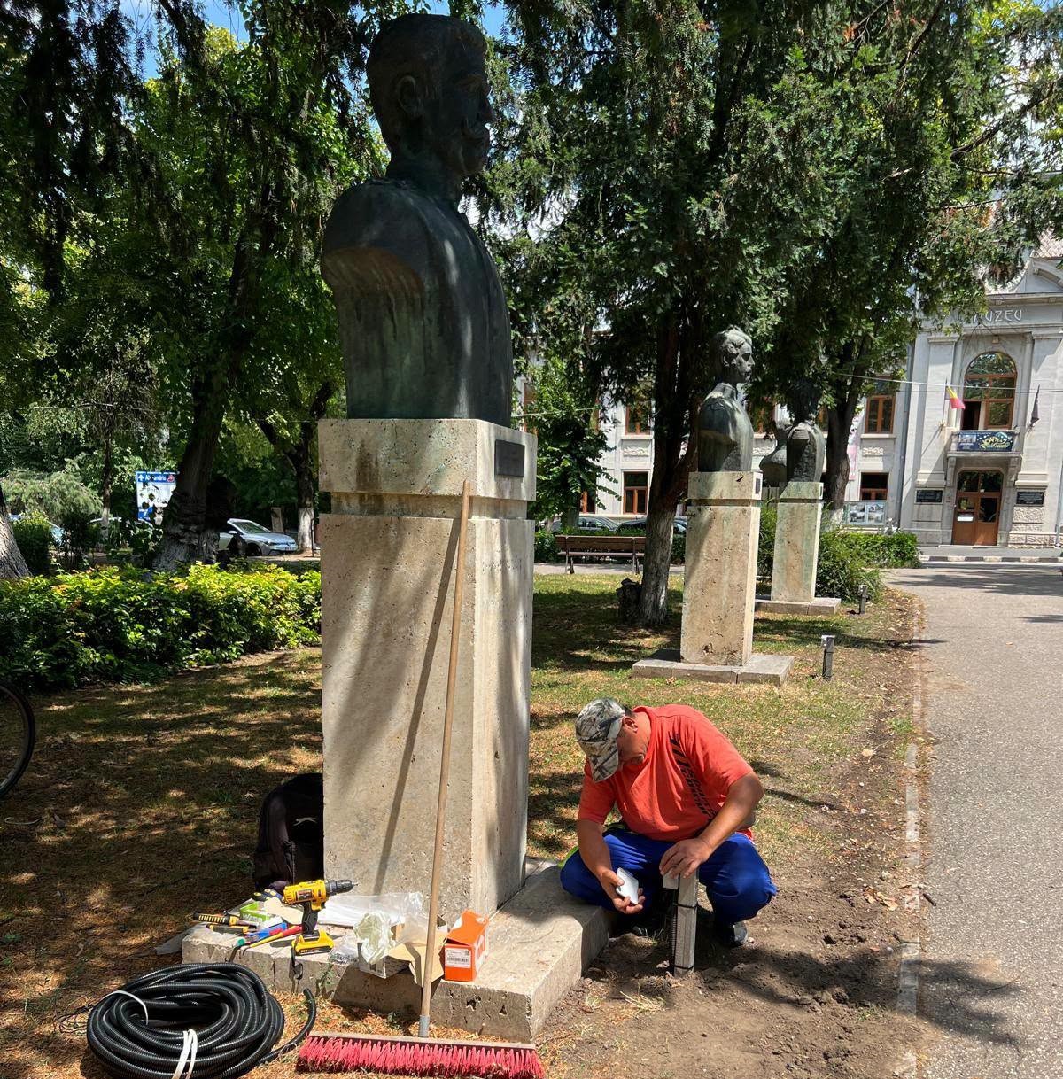 Ansamblul de statui din Parcul Alei va fi “readus la lumină”