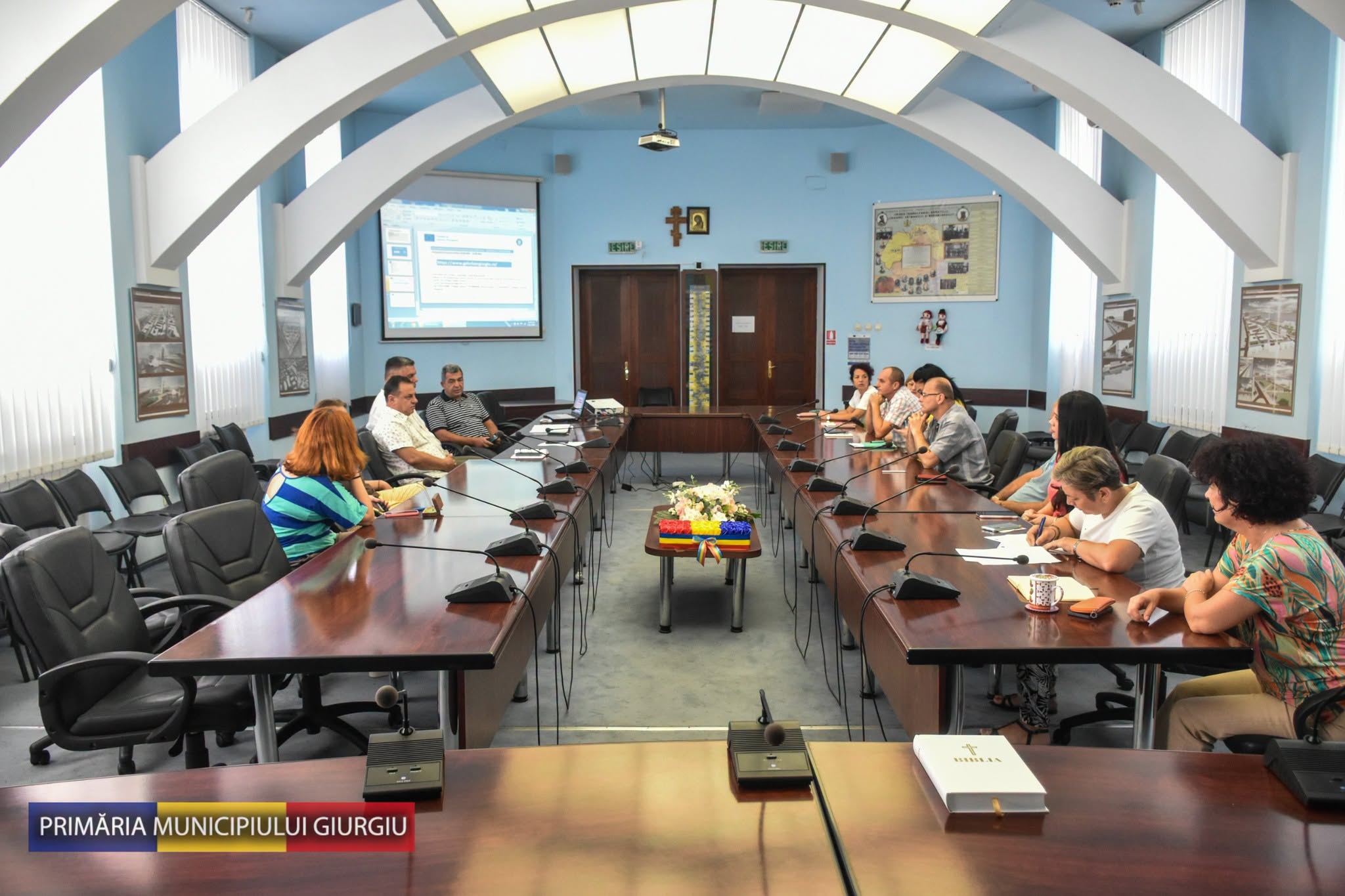 Primăria Giurgiu a organizat consultări publice pentru accesarea fondurilor europene destinate educației