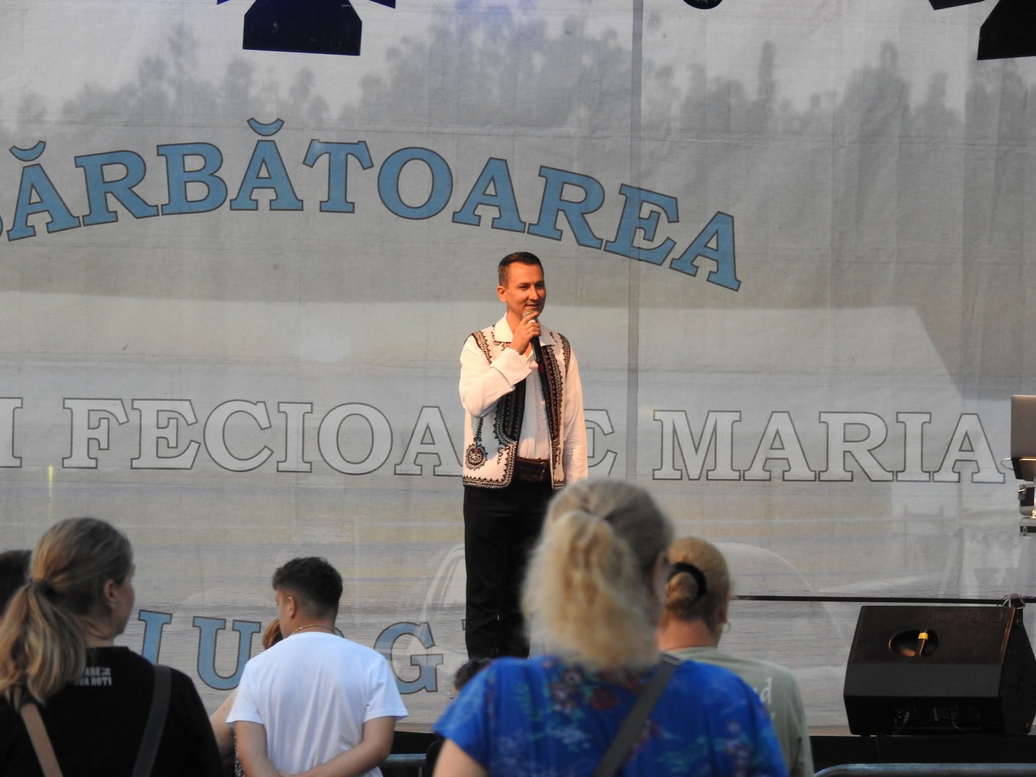 „Sărbătoarea Sfintei Fecioare Maria, celebrată printr-un spectacol de muzică populară”