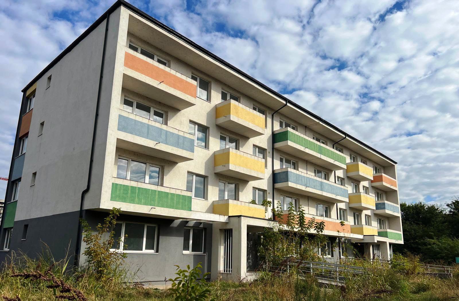 Blocul ANL pentru tinerii specialiști în sănătate intră în linie dreaptă: au început lucrările pentru utilități și căile de acces